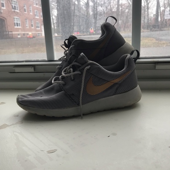 NIKE ROSHE - Picture 2 of 4